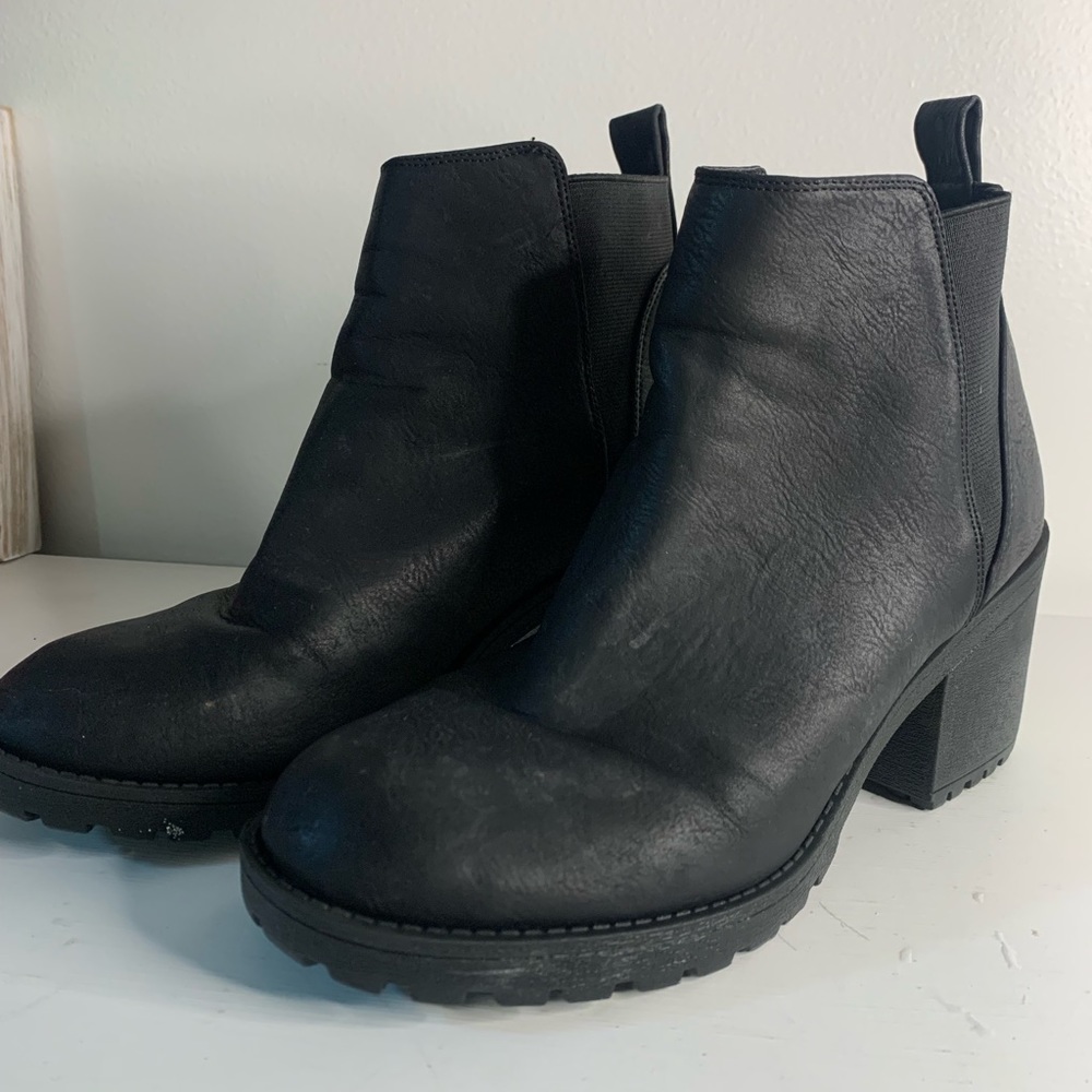 Black Chunky Platform Heel Boot - image 3